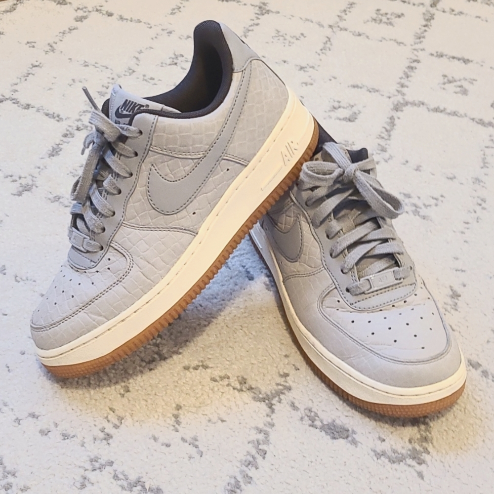 Nike Air Force 1 Sneakers Gray Size 7.5